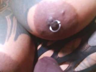 show feet and pussy [Multi Goal]