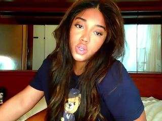 naommiscott Live Webcam on CamSoda