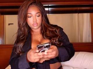 naommiscott webcam