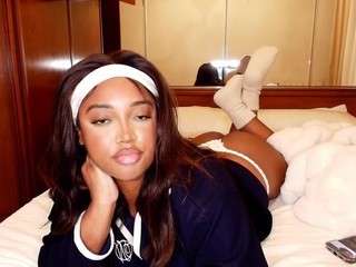 Live webcam model naommiscott on Soda Cams