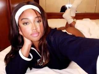 Live webcam model naommiscott on Soda Cams