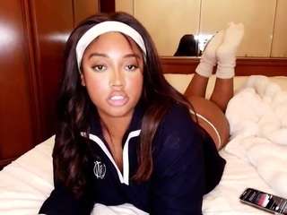 Live webcam model naommiscott on Soda Cams