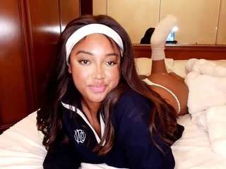 Live webcam model naommiscott on Soda Cams