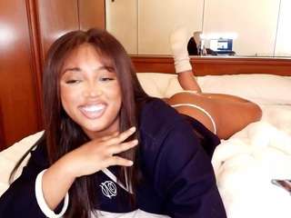 Live webcam model naommiscott on Soda Cams