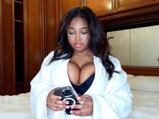 Live webcam model naommiscott on Soda Cams