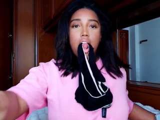 Live webcam model naommiscott on Soda Cams