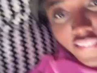 Live webcam model naommiscott on Soda Cams