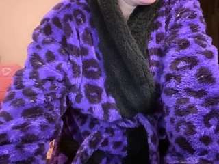 kisica's CamSoda show and profile