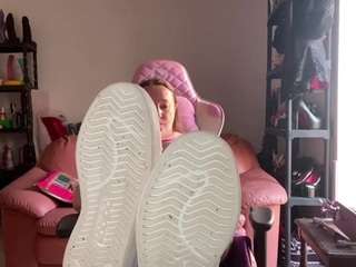 le modèle kisica est en webcam porno dans un show sur le site camsoda, il possède les tags suivants: big ass,slave,lush,milf,natural,nature,naughty,pantyhose,play,pussy,spit,legs,sport,squirt,squirter,strapon,tattoos,tights,toys,workout