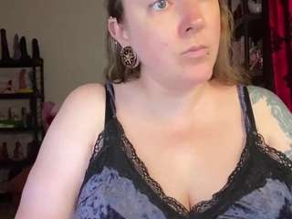 kisica Live Webcam on CamSoda