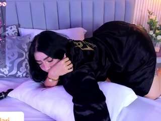 Live webcam model irissolari on Soda Cams