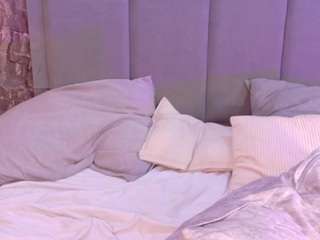 Emiilylovex's cam show statistics and live stream