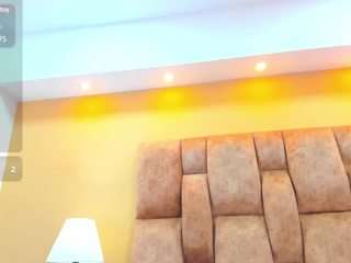 Mia Hot