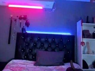 miiahot live webcam show