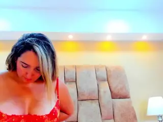 Mia Hot's Live Sex Cam Show
