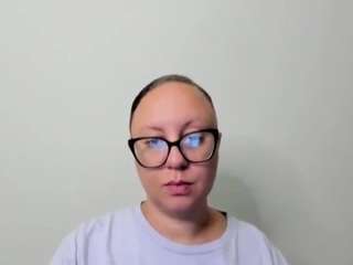 Busty Milf  Topless JOIs