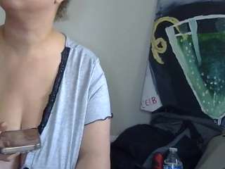 Busty Milf  Topless JOIs