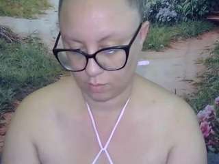 Busty Milf  Topless JOIs