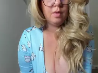 Busty Milf  Topless JOIs's Live Sex Cam Show