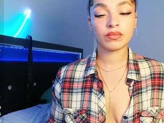 naughtynikkiolivia webcam
