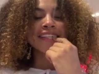 Live webcam model emmastonex on Soda Cams