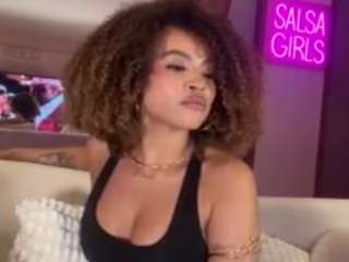 Live webcam model emmastonex on Soda Cams