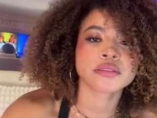 Live webcam model emmastonex on Soda Cams