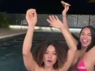 Live webcam model emmastonex on Soda Cams