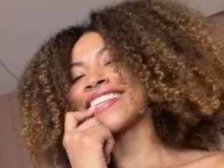 Live webcam model emmastonex on Soda Cams