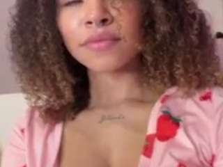 Live webcam model emmastonex on Soda Cams