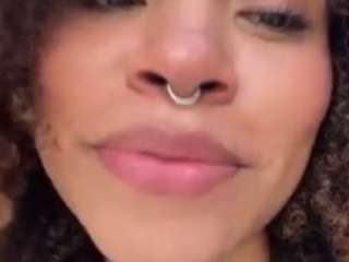 Live webcam model emmastonex on Soda Cams