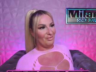 tamaramilano Live Webcam on CamSoda
