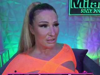 tamaramilano Live Webcam on CamSoda