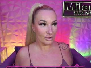 Live webcam model tamaramilano on Soda Cams