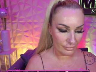 Live webcam model tamaramilano on Soda Cams