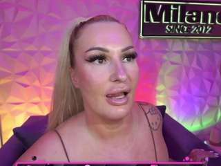 Live webcam model tamaramilano on Soda Cams