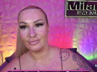 Live webcam model tamaramilano on Soda Cams