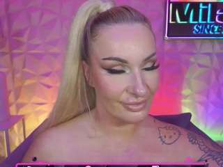 Live webcam model tamaramilano on Soda Cams