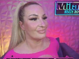 tamaramilano Live Webcam on CamSoda