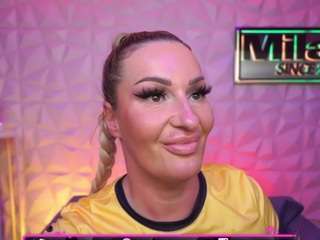 tamaramilano Live Webcam on CamSoda