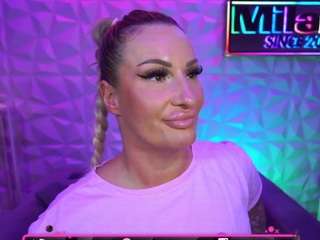 tamaramilano Live Webcam on CamSoda