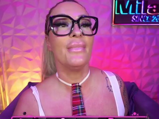 tamaramilano Live Webcam on CamSoda