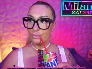 tamaramilano Live Webcam on CamSoda