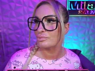 Live webcam model tamaramilano on Soda Cams