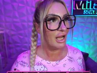 Live webcam model tamaramilano on Soda Cams