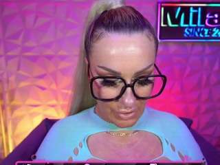 Live webcam model tamaramilano on Soda Cams