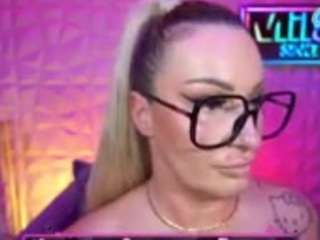 tamaramilano Live Webcam on CamSoda