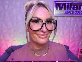 tamaramilano Live Webcam on CamSoda