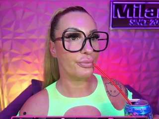 tamaramilano Live Webcam on CamSoda