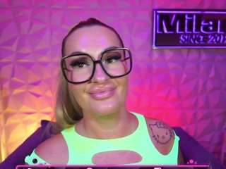 Live webcam model tamaramilano on Soda Cams